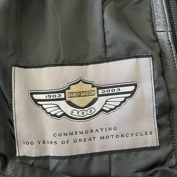 Harley Davison leather vest. Size small. - Picture 4 of 5